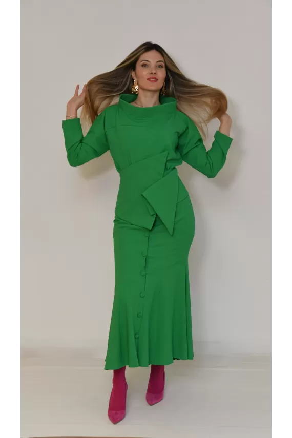 Elegant Green Set with Architectural Silhouette